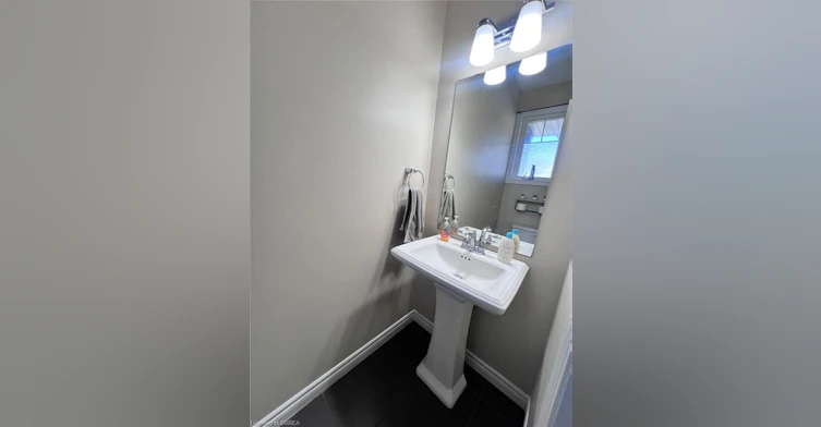 21 Vic Chambers Place, Brant, ON, N3L 0E6 - 4