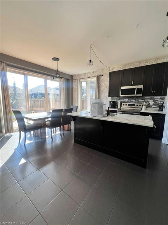 21 Vic Chambers Place, Brant, ON, N3L 0E6 - 8