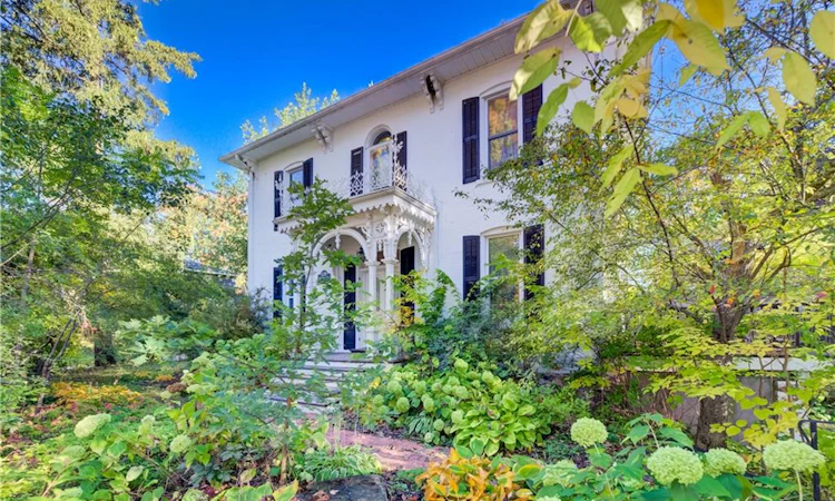 119 John Street W