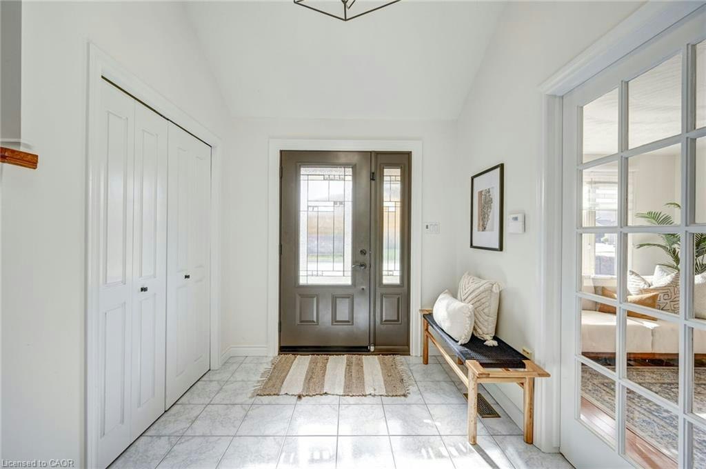 29 Napoleon Drive, Hamilton, ON, L8E 4Y7 3