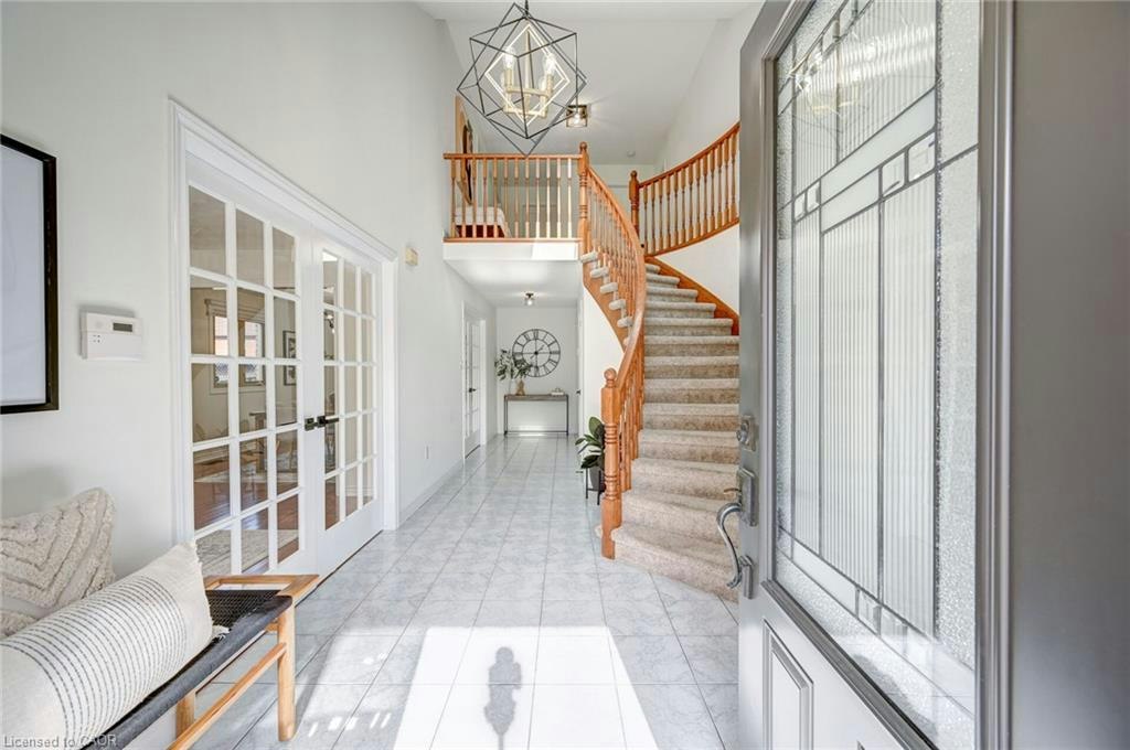 29 Napoleon Drive, Hamilton, ON, L8E 4Y7 2