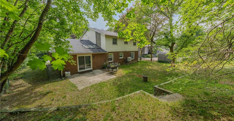 256 Shakespeare Drive, Waterloo, ON, N2L 2T6 - 3