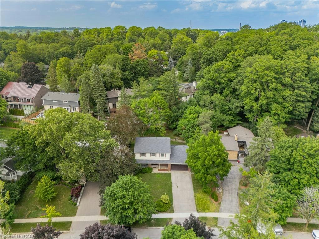 256 Shakespeare Drive, Waterloo, ON, N2L 2T6 - 40