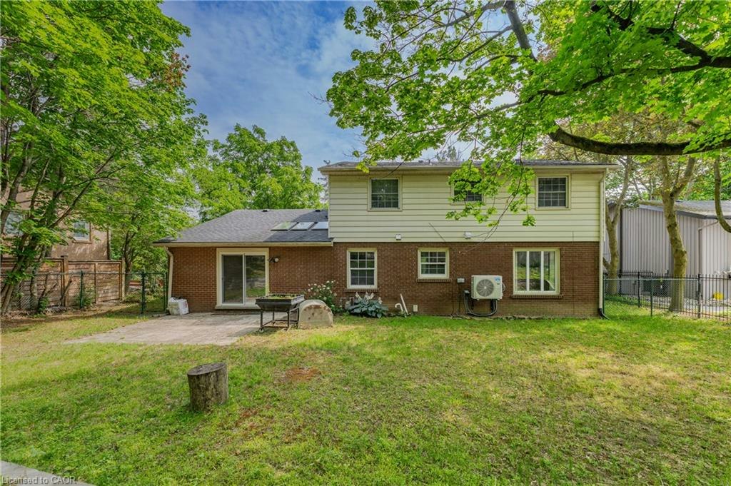 256 Shakespeare Drive, Waterloo, ON, N2L 2T6 - 37