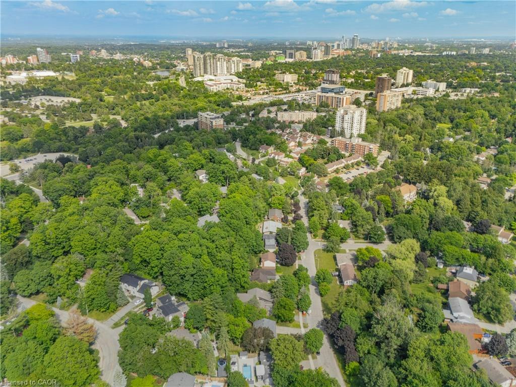 256 Shakespeare Drive, Waterloo, ON, N2L 2T6 - 43