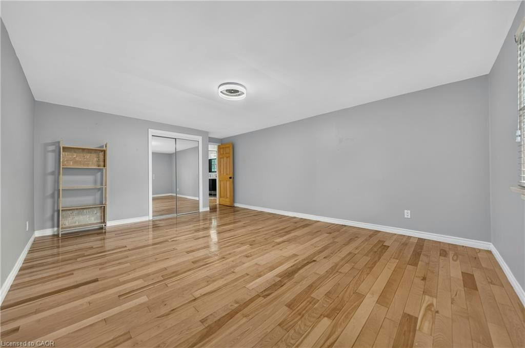 256 Shakespeare Drive, Waterloo, ON, N2L 2T6 - 31