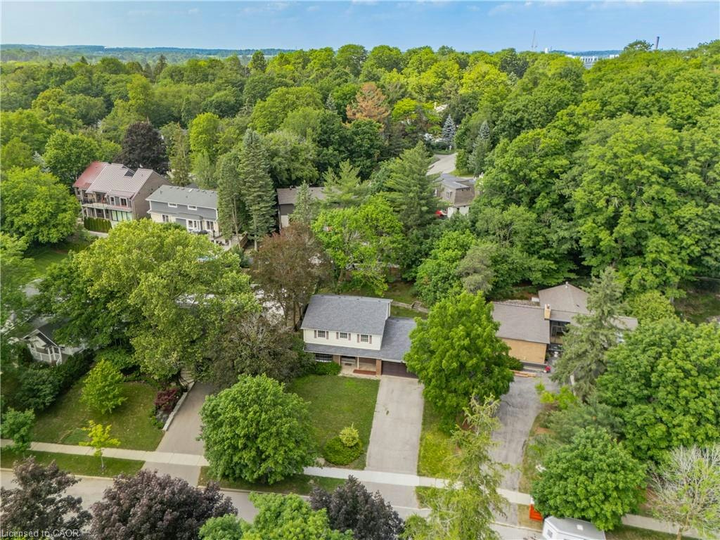 256 Shakespeare Drive, Waterloo, ON, N2L 2T6 - 41