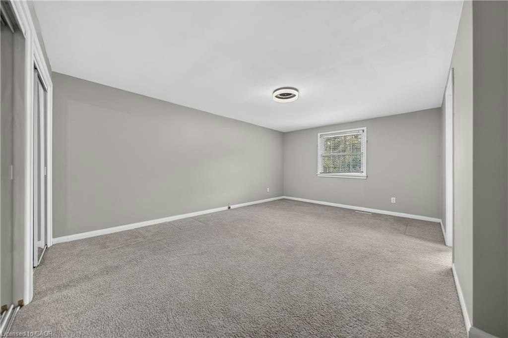 256 Shakespeare Drive, Waterloo, ON, N2L 2T6 - 23