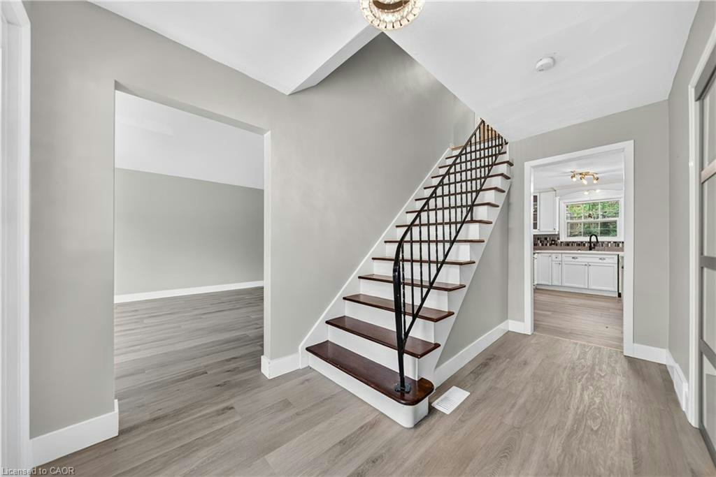 256 Shakespeare Drive, Waterloo, ON, N2L 2T6 - 5