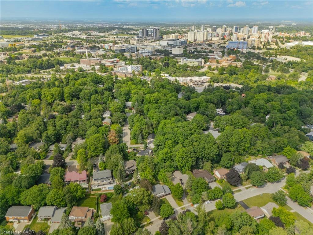 256 Shakespeare Drive, Waterloo, ON, N2L 2T6 - 42