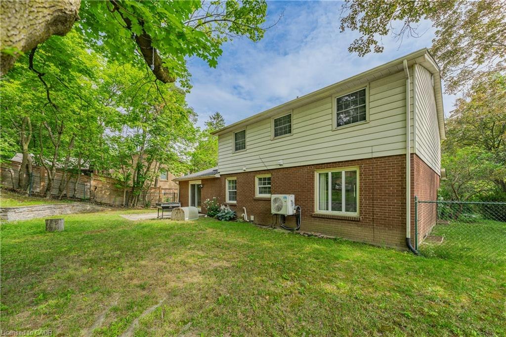 256 Shakespeare Drive, Waterloo, ON, N2L 2T6 - 38