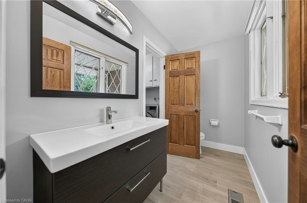 256 Shakespeare Drive, Waterloo, ON, N2L 2T6 - 19