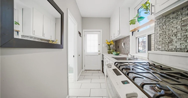 1-107 Queen Street S, Hamilton, ON, L8P 3R9 - 11