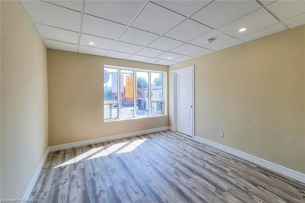 3-344 Main Street W, Hamilton, ON, L8P 1J9 5
