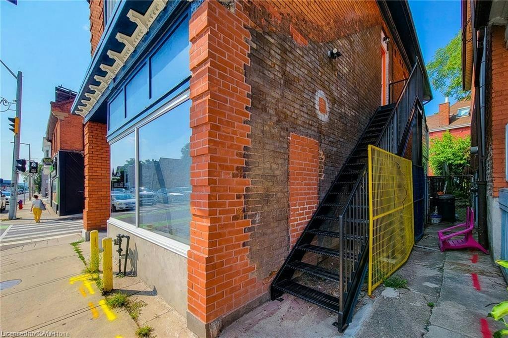 3-344 Main Street W, Hamilton, ON, L8P 1J9 2