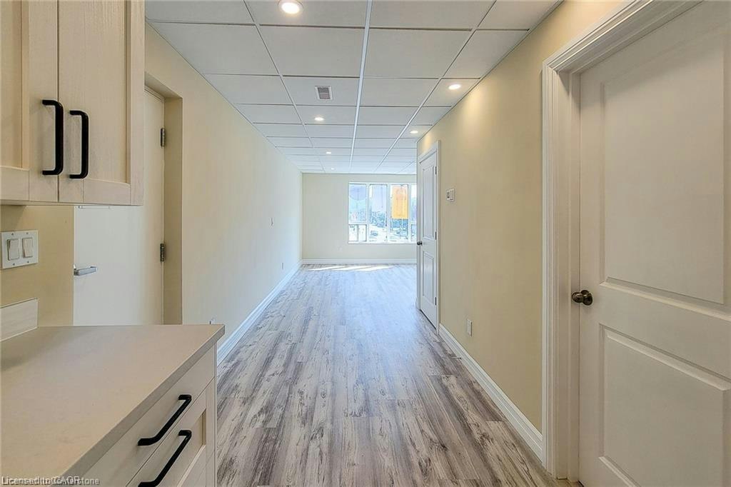 3-344 Main Street W, Hamilton, ON, L8P 1J9 4