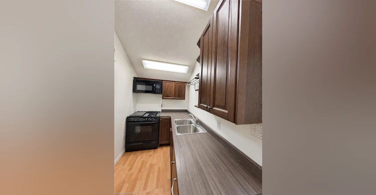 Second Floor-48 York Road, Hamilton, ON, L9H 1L4 - 9
