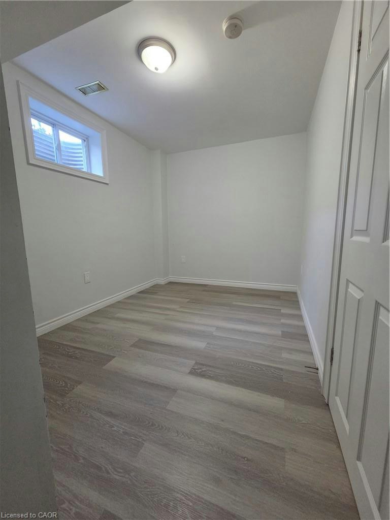 LOWER-264 Holbeach Court, Waterloo, ON, N2J 4Y7 - 11
