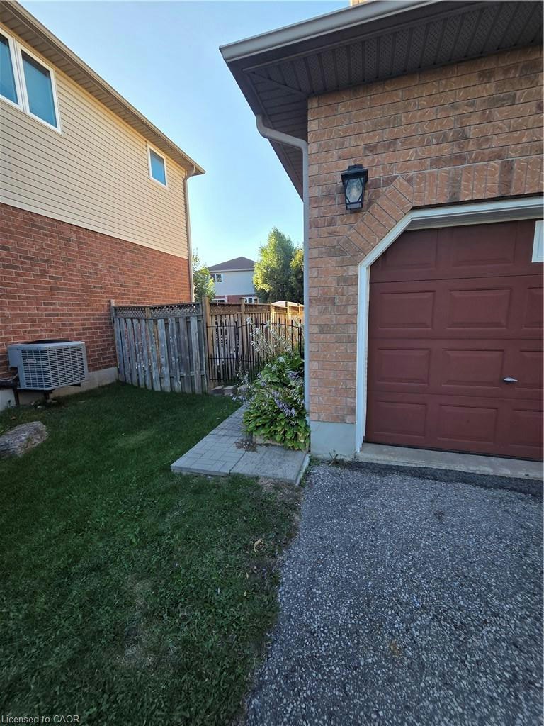 LOWER-264 Holbeach Court, Waterloo, ON, N2J 4Y7 - 2