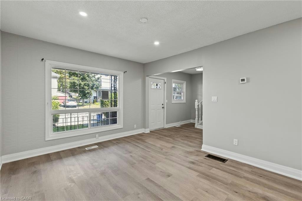 Upper-15 Mccormick Street, Welland, ON, L3C 4L8 - 6