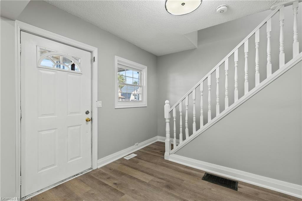 Upper-15 Mccormick Street, Welland, ON, L3C 4L8 - 4