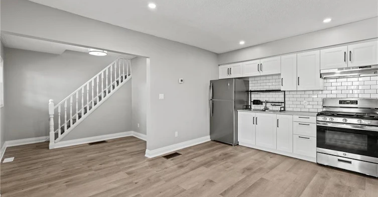 Upper-15 Mccormick Street, Welland, ON, L3C 4L8 - 8