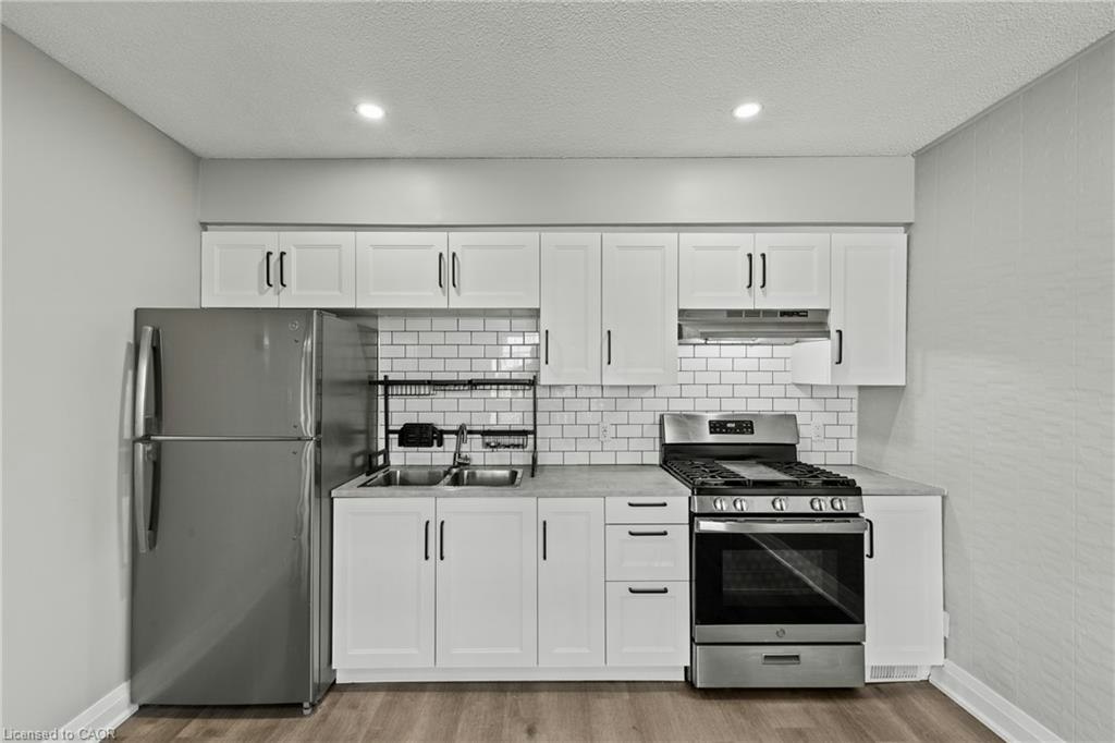 Upper-15 Mccormick Street, Welland, ON, L3C 4L8 - 9