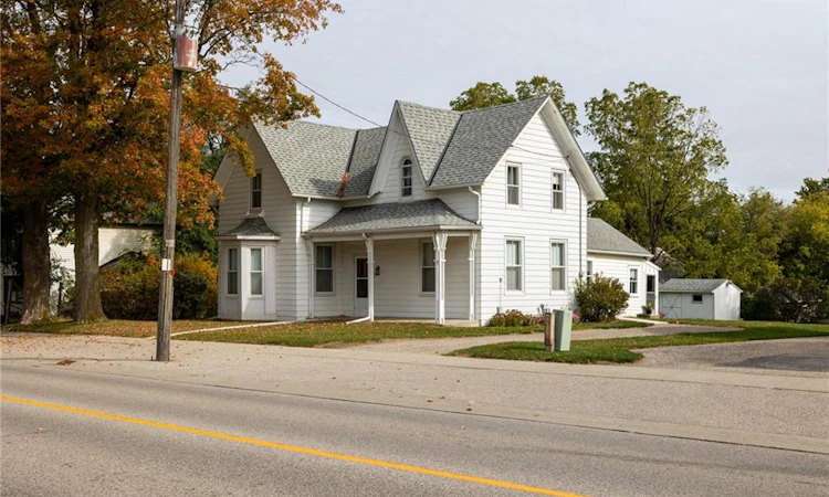 60 Simcoe Street
