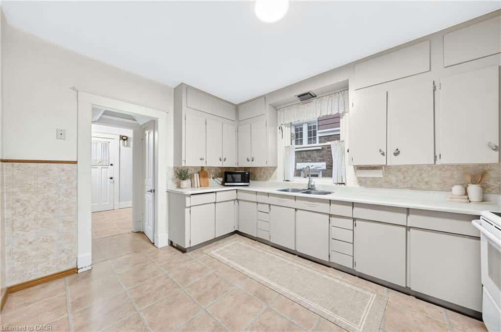 63 Mt Hope Street, Kitchener, ON, N2G 2J5 - 12