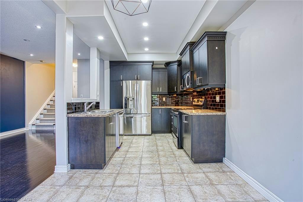 Main-52 Dartmouth Gate, Hamilton, ON, L8E 0B9 - 11
