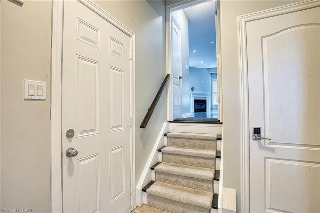 Main-52 Dartmouth Gate, Hamilton, ON, L8E 0B9 - 3