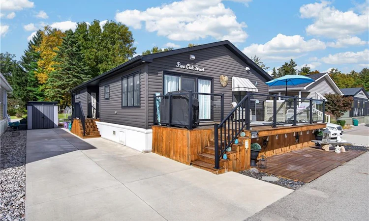 5 Oak Street-4449 Milburough Line
