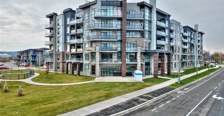 504-600 North Service Road, Hamilton, ON, L8E 5A7