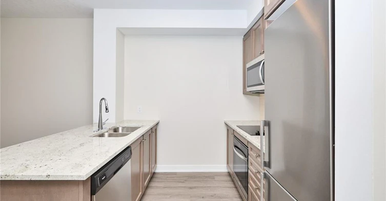 504-600 North Service Road, Hamilton, ON, L8E 5A7 - 8