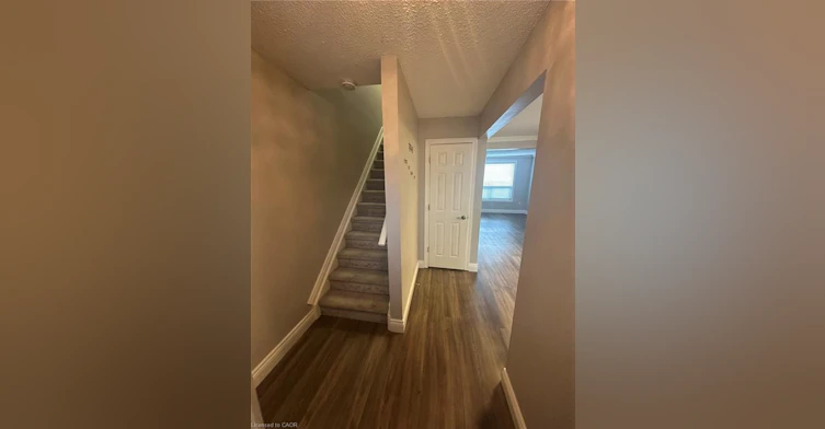 28-250 Magnolia Drive, Hamilton, ON, L9C 6M3 - 2