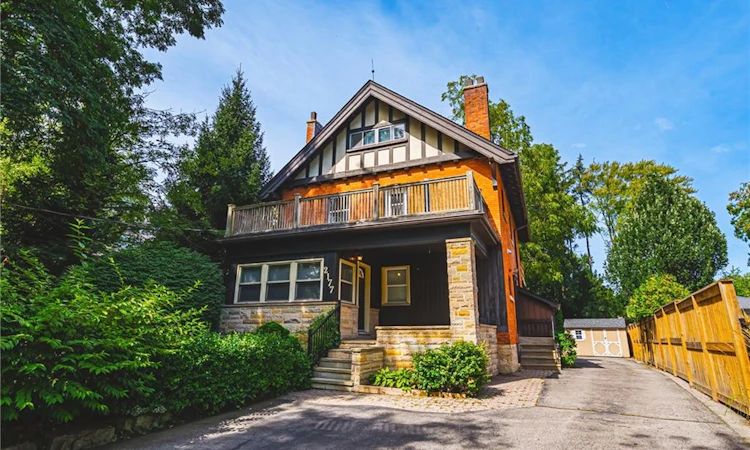 2177 Lakeshore Road