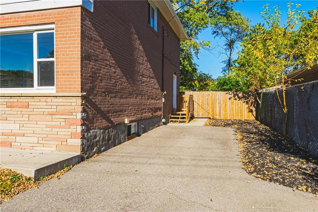 2373 Barclay Road, Burlington, ON, L7R 2B7 - 4