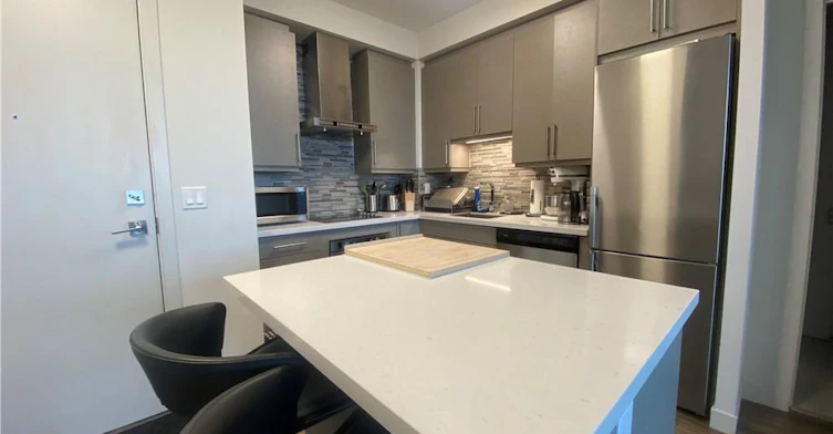 901-2081 Fairview Street, Burlington, ON, L7R 0E4 - 3