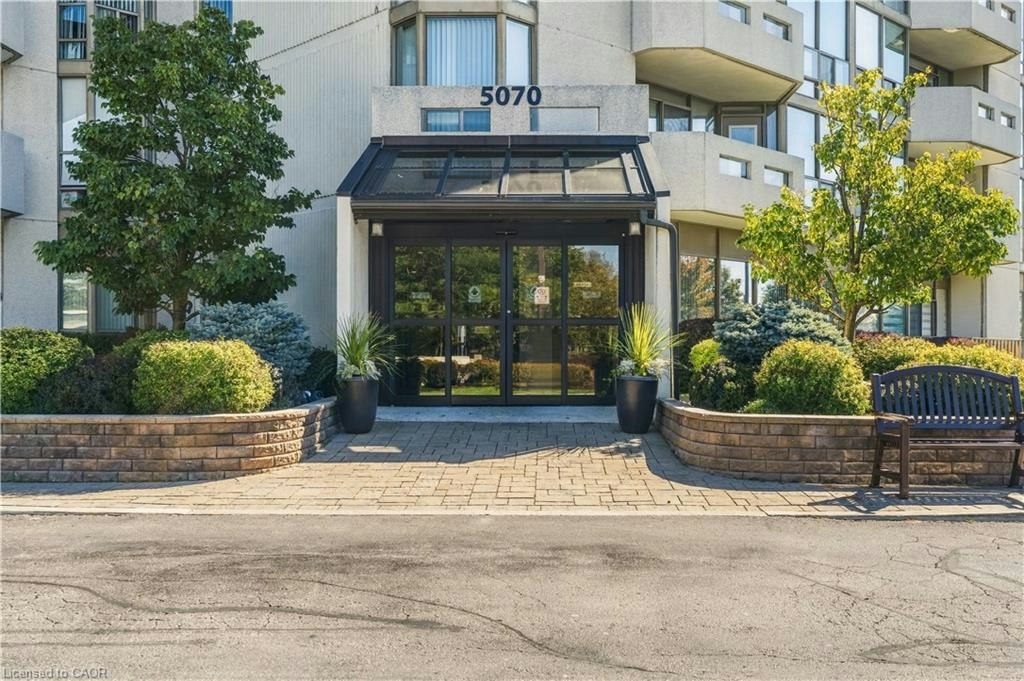 302-5070 Pinedale Avenue, Burlington, ON, L7L 5V6