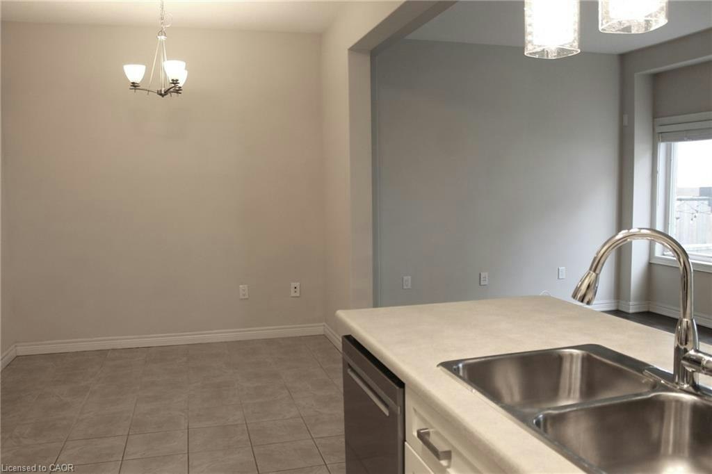 85 Sexton Crescent, Hamilton, ON, L9G 0E2 - 8