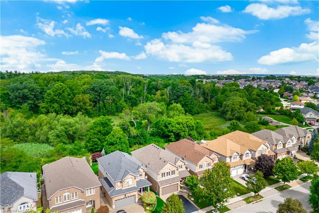 84 Meadowbank Drive, Hamilton, ON, L9B 2Y1