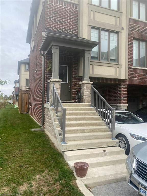 16 Pringle Lane, Hamilton, ON, L9G 0H2