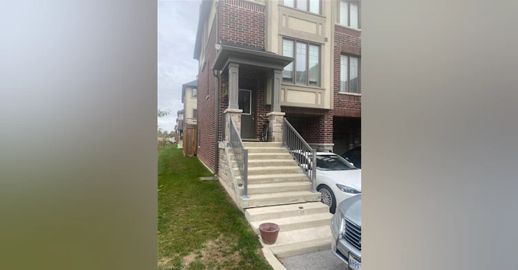 16 Pringle Lane, Hamilton, ON, L9G 0H2
