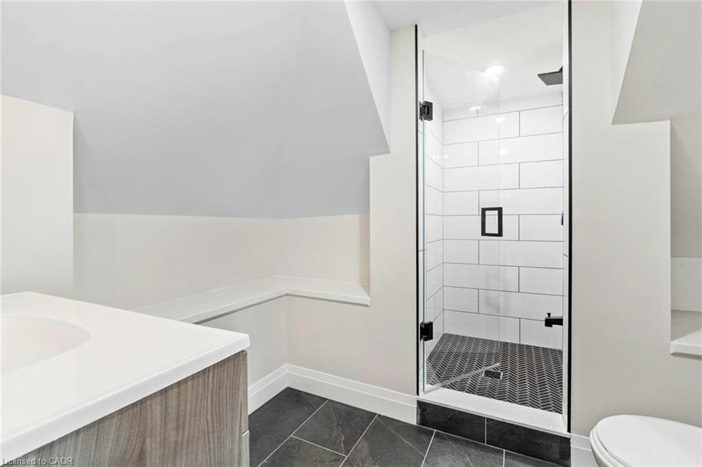 Upper-23 Somerset Avenue, Hamilton, ON, L8L 2L4 - 23