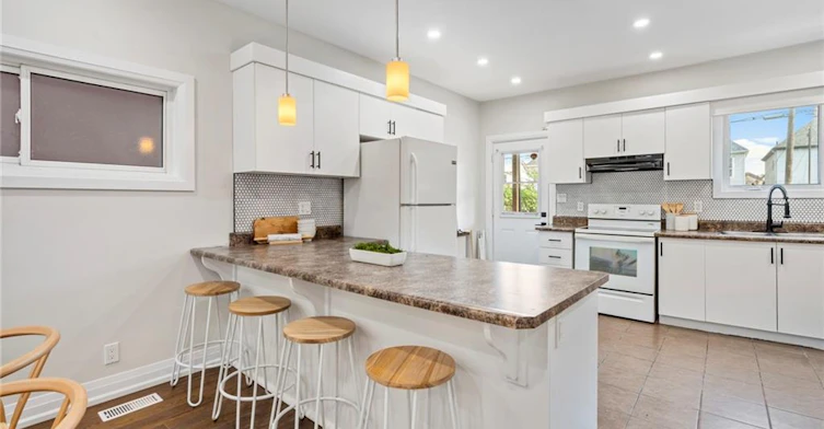 Upper-23 Somerset Avenue, Hamilton, ON, L8L 2L4 - 8