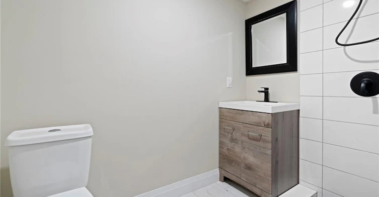 Upper-23 Somerset Avenue, Hamilton, ON, L8L 2L4 - 25