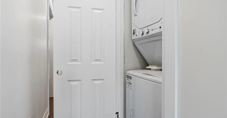 Upper-23 Somerset Avenue, Hamilton, ON, L8L 2L4 - 24