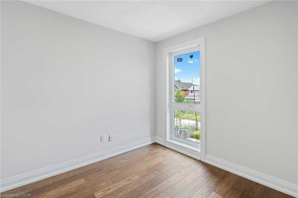 Upper-23 Somerset Avenue, Hamilton, ON, L8L 2L4 - 16
