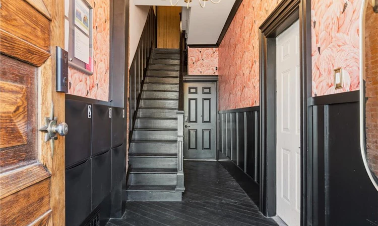 158 Hunter Street E