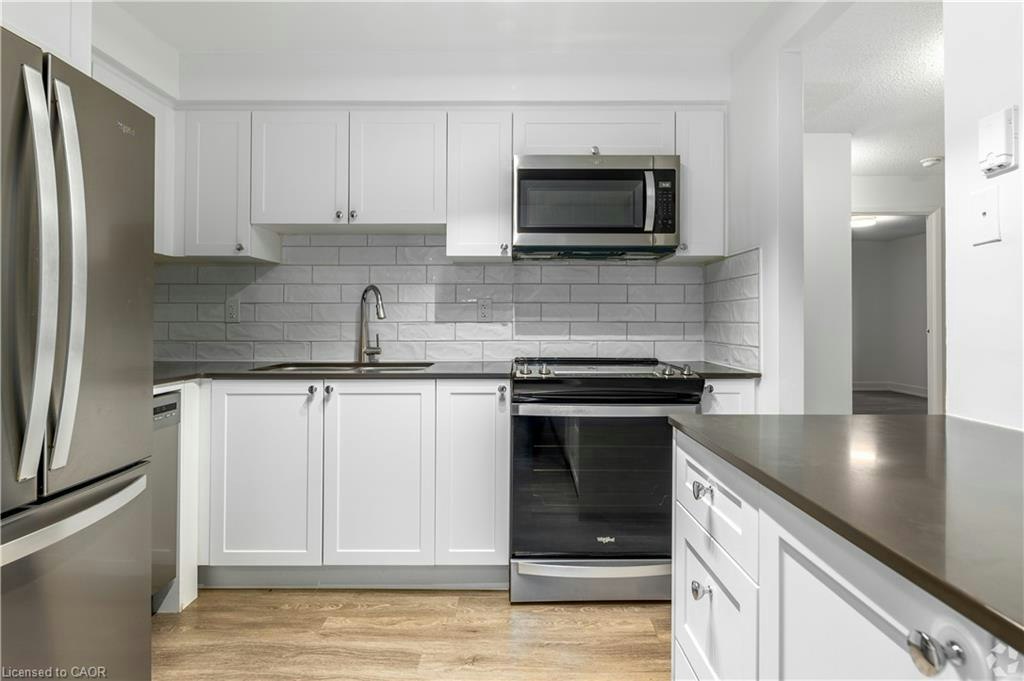 0033-565 Belmont Avenue W, Kitchener, ON, N2M 5E7